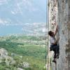 Franco che arrampica sulle falesie di Nago, 2010.